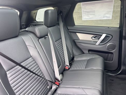 New 2025 Land Rover Discovery Sport Dynamic SE image 16