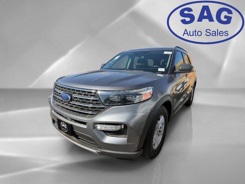 Used 2023 Ford Explorer XLT w/ Equipment Group 202A RWD image 5