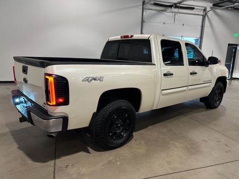 Used 2009 Chevrolet Silverado 1500 LTZ w/ White Diamond Edition AWD/4WD image 3