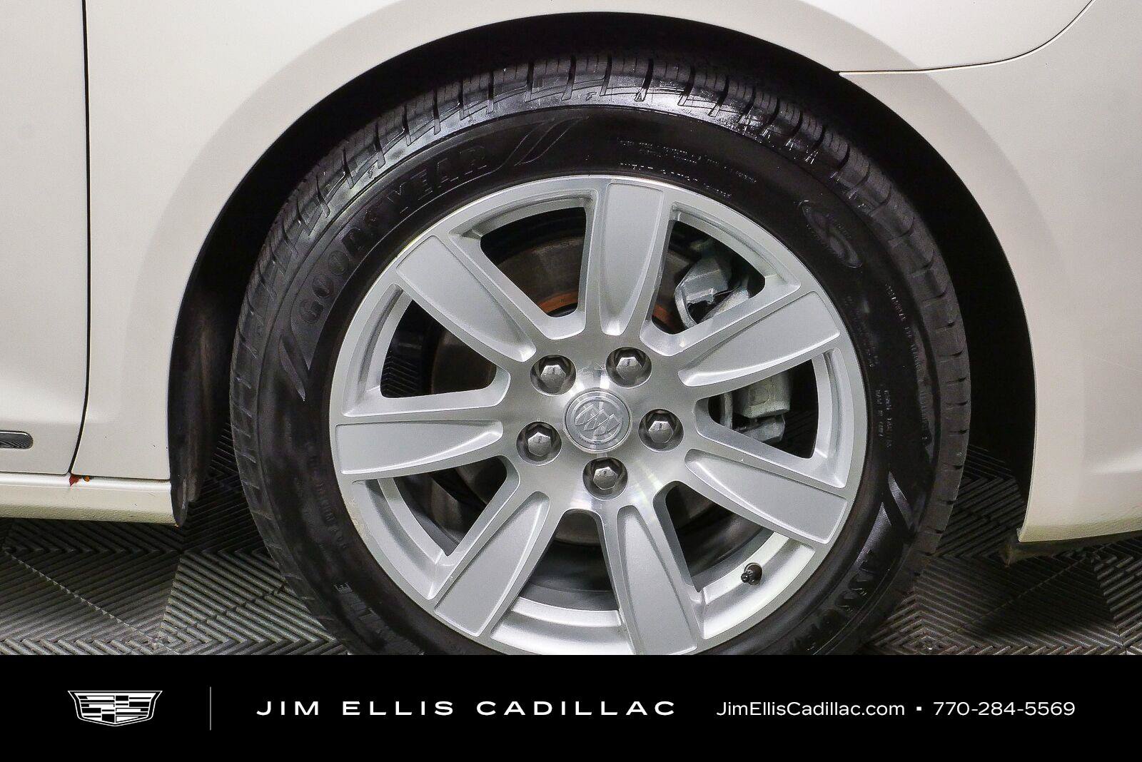 Used 2010 Buick LaCrosse CXL FWD image 32