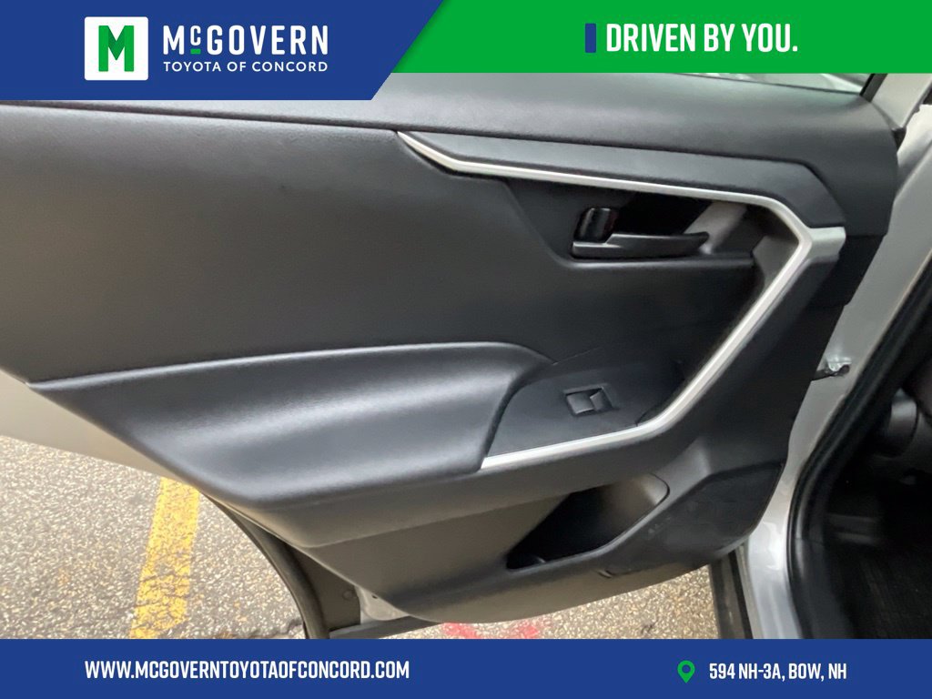 Used 2023 Toyota RAV4 LE AWD/4WD image 18