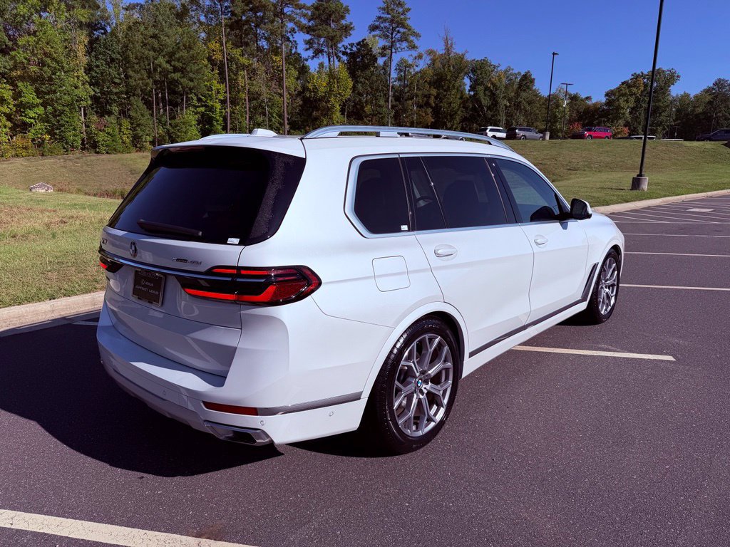 Used 2024 BMW X7 xDrive40i w/ Climate Comfort Package AWD/4WD image 16