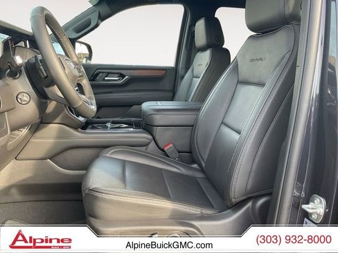 Used 2025 GMC Yukon XL Denali image 9