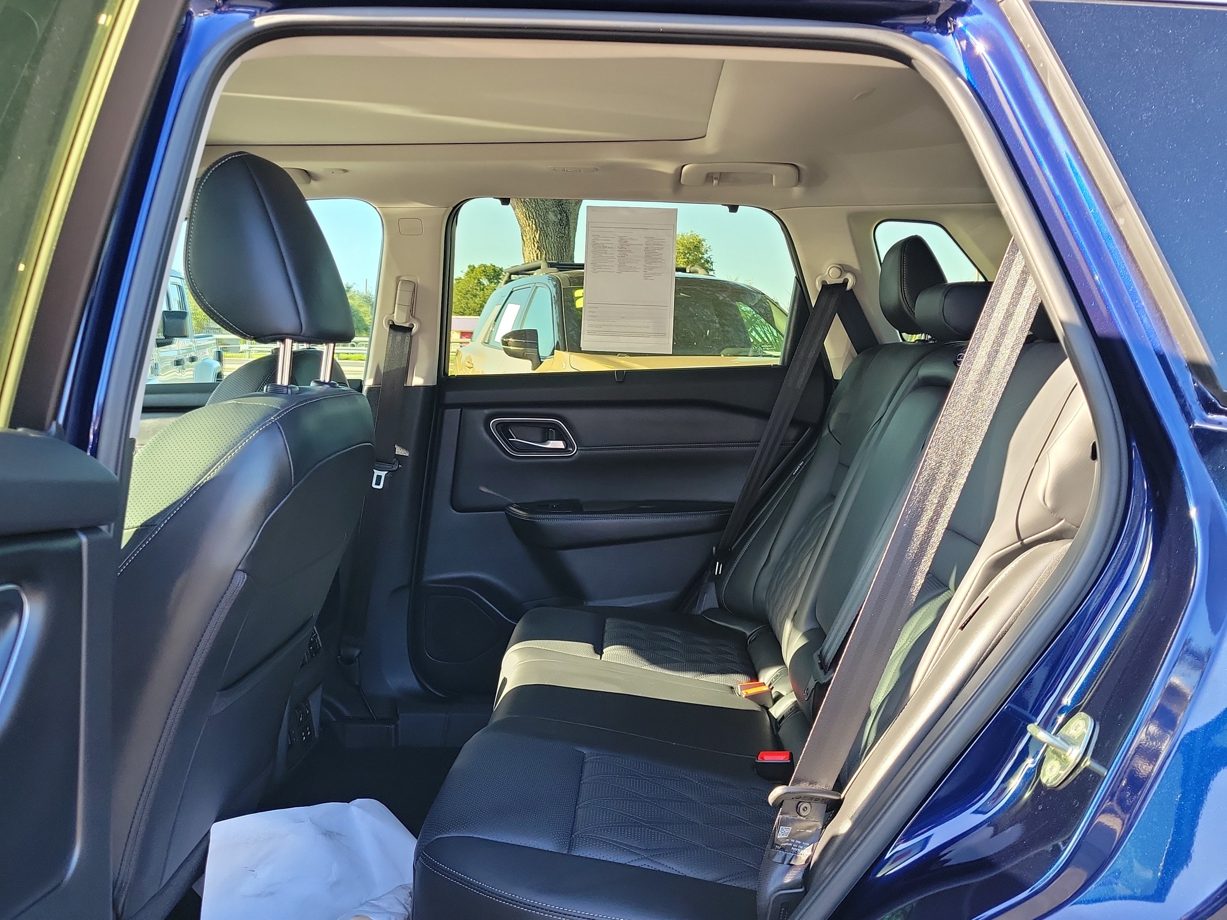 Certified 2025 Nissan Rogue Platinum w/ Platinum Premium Package FWD image 10