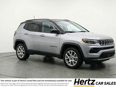 Used 2025 Jeep Compass Limited image 1