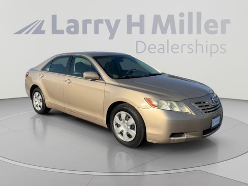 Used 2007 Toyota Camry LE FWD image 7