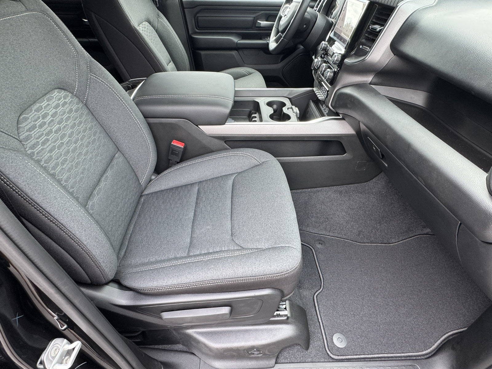 New 2026 RAM 1500 Express AWD/4WD image 14