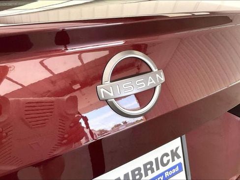 Used 2025 Nissan Altima 2.5 SV FWD image 31
