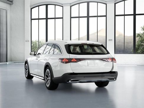 New 2025 Mercedes-Benz E 450 4MATIC All-Terrain Wagon image 27