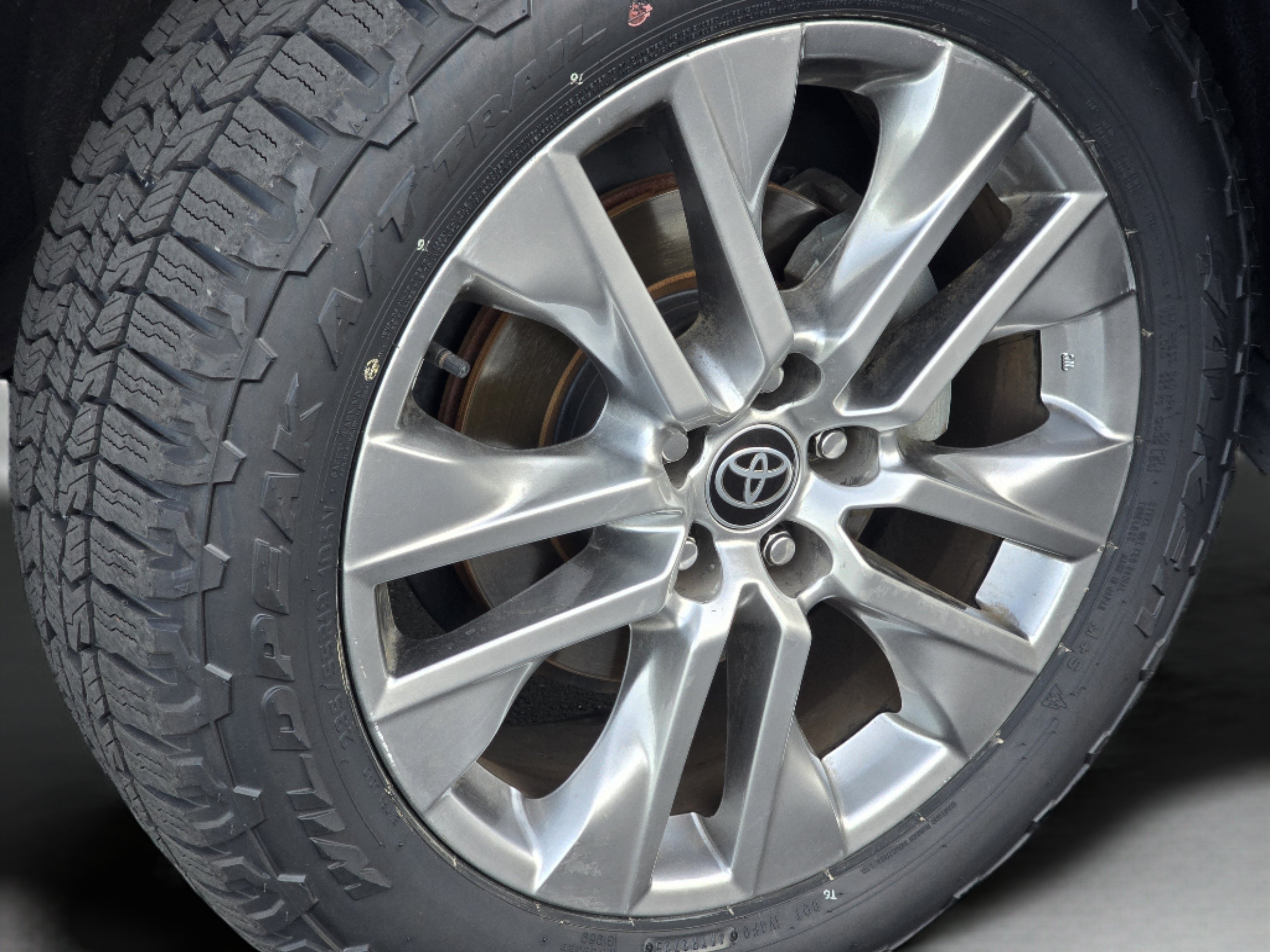Used 2023 Toyota RAV4 Limited AWD/4WD image 30