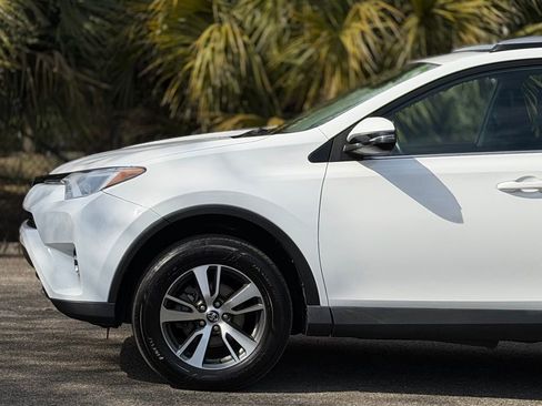 Used 2018 Toyota RAV4 XLE image 10