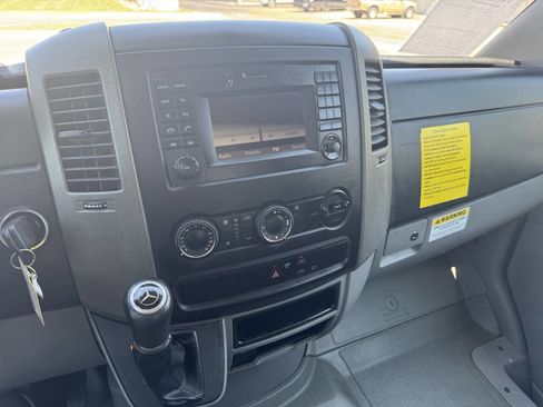 Used 2018 Mercedes-Benz Sprinter 2500 image 19