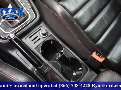 Used 2019 Volkswagen GTI SE image 25