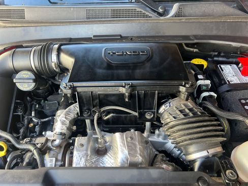 Used 2025 Jeep Compass Limited image 32