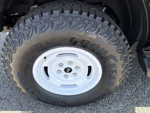 New 2025 Ford Bronco Heritage Edition image 17