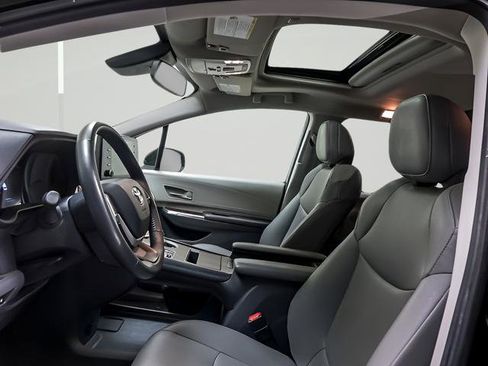 Certified 2024 Toyota Sienna XLE AWD/4WD image 9