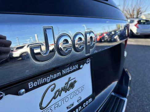 Used 2013 Jeep Grand Cherokee Limited w/ Luxury Group II image 10