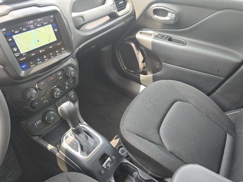 Used 2023 Jeep Renegade Latitude AWD/4WD image 26