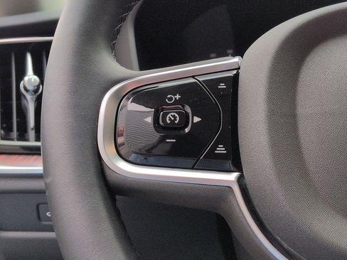 Used 2025 Volvo S60 T8 Plus image 18