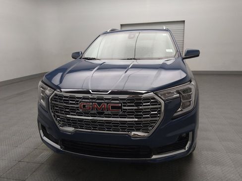 Used 2024 GMC Terrain SLT AWD/4WD image 15
