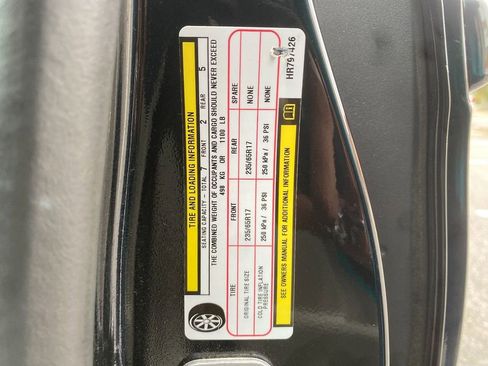 Used 2017 Chrysler Pacifica Touring Plus image 32