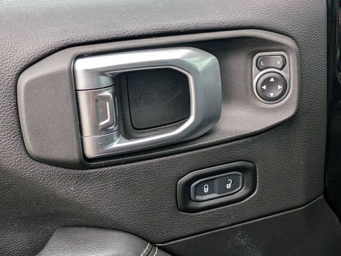 Used 2023 Jeep Wrangler Sahara w/ Cold Weather Group AWD/4WD image 8