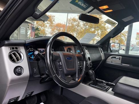 Used 2017 Ford Expedition EL XLT image 28