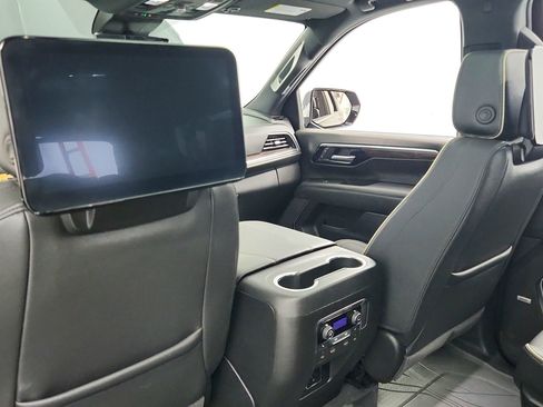 Certified 2025 Chevrolet Suburban Premier AWD/4WD image 26