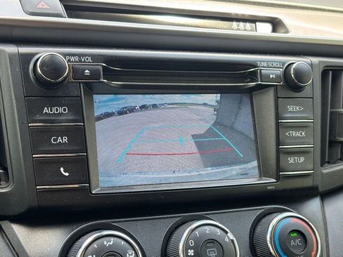 Used 2017 Toyota RAV4 LE image 10