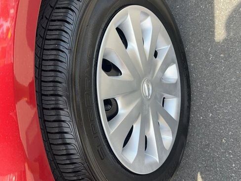Used 2019 Nissan Versa SV FWD image 31