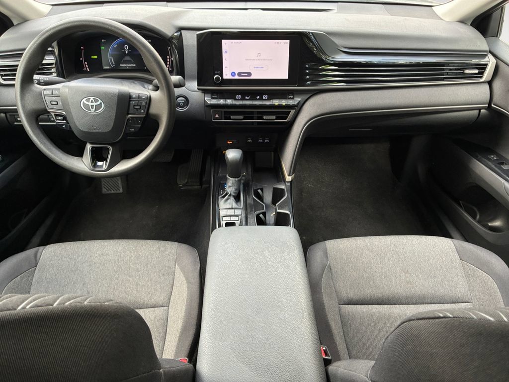 Used 2025 Toyota Camry LE FWD image 10