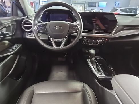 Used 2025 Chevrolet Trax ACTIV w/ Driver Confidence Package FWD image 28