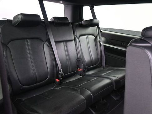 Used 2024 Jeep Wagoneer L Series II w/ Flexible Seating Group AWD/4WD image 24