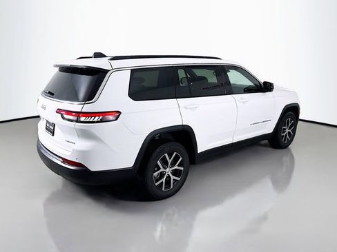 Used 2024 Jeep Grand Cherokee L Limited image 7