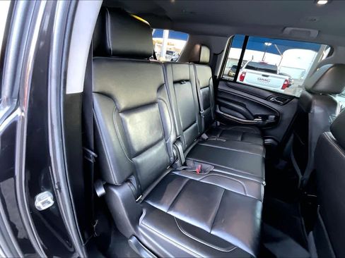 Used 2018 Chevrolet Suburban LT image 18