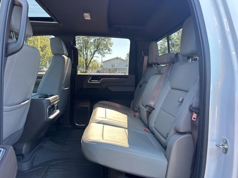 Used 2024 GMC Sierra 2500 SLT image 11