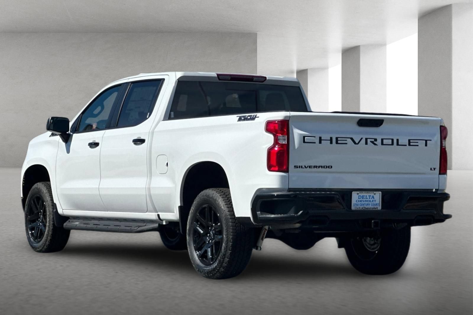 New 2026 Chevrolet Silverado 1500 LT Trail Boss w/ Dark Appearance Package AWD/4WD image 6