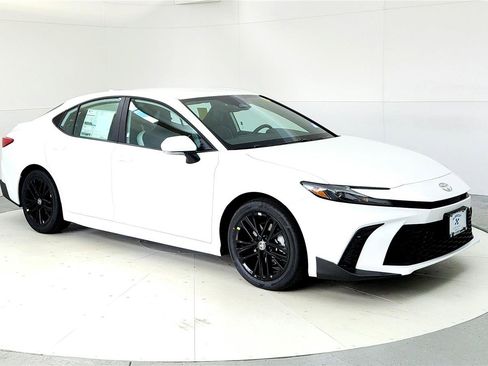 New 2026 Toyota Camry SE FWD image 7