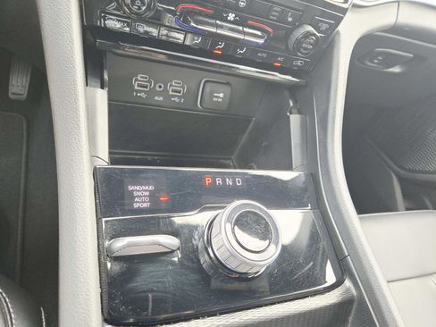 Used 2024 Jeep Grand Cherokee L Limited w/ Black Appearance Package image 33