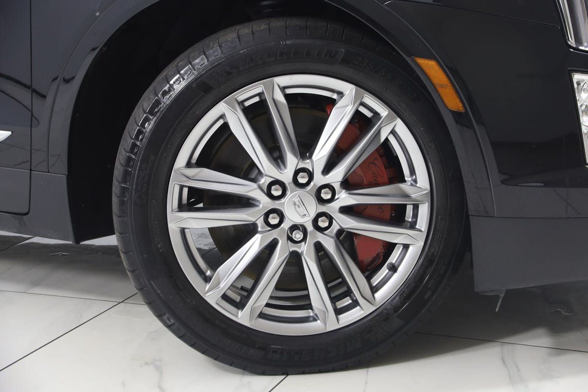 Used 2023 Cadillac XT5 Sportv w/ LPO, Floor Liner Package AWD/4WD image 15