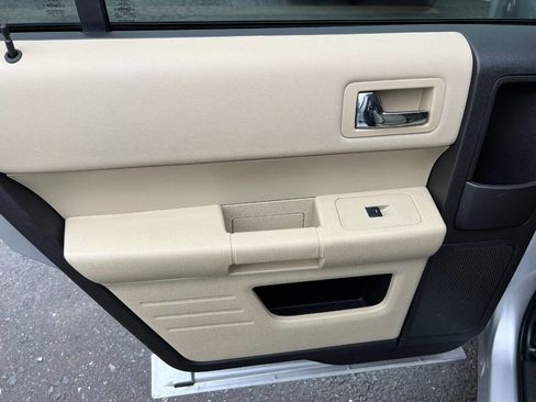 Used 2019 Ford Flex SE image 22