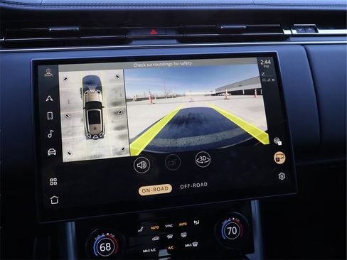 Certified 2023 Land Rover Range Rover SV image 13