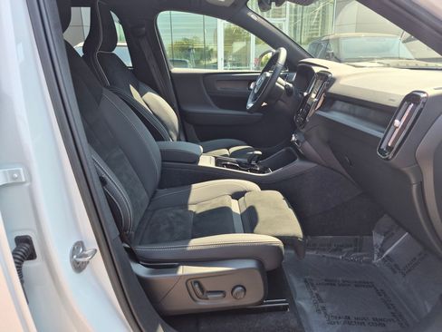 Used 2023 Volvo XC40 Recharge Ultimate AWD/4WD image 29
