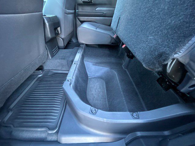 Used 2025 Toyota Tacoma SR5 AWD/4WD image 32