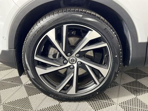 Used 2021 Volvo XC40 T5 R-Design w/ Advanced Package image 18