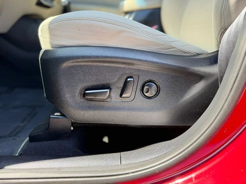 Used 2017 Kia Sorento LX w/ LX Convenience Package image 11