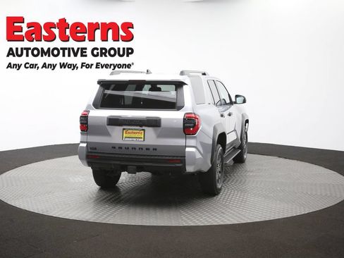 Used 2025 Toyota 4Runner SR5 AWD/4WD image 37