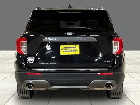 Certified 2023 Ford Explorer XLT w/ Equipment Group 202A AWD/4WD image 4