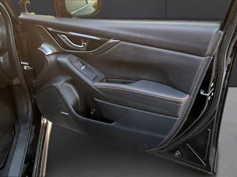 Used 2019 Subaru Crosstrek 2.0i Limited w/ Moonroof Package w/Navigation image 17