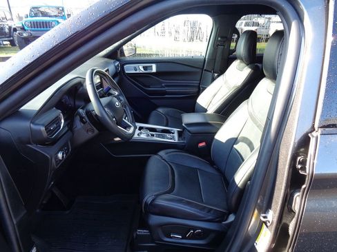 Used 2020 Ford Explorer ST image 8